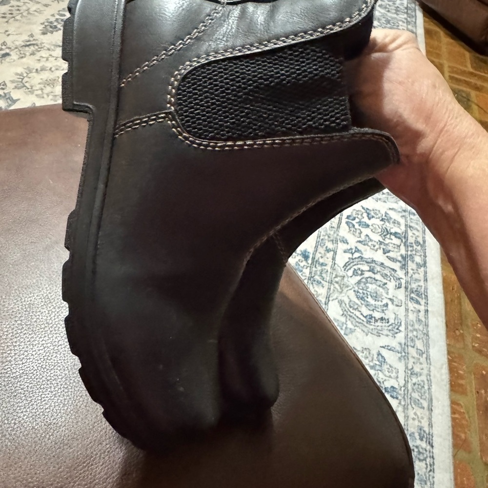 Eastland Black Ankle Boots - Picture 2 of 8